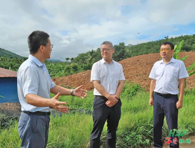 艾軼倫在立才農(nóng)場公司墾區(qū)耕地“非糧化”“非農(nóng)化”專項整改復(fù)耕地塊調(diào)研。